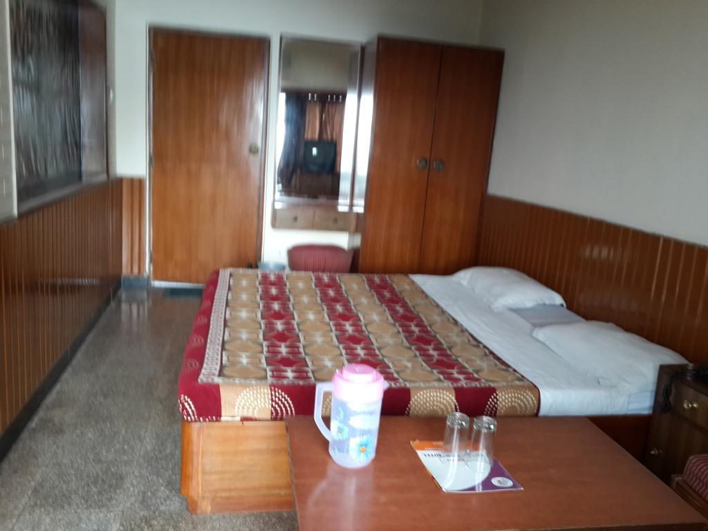 מוסורי Valley View Hotel מראה חיצוני תמונה