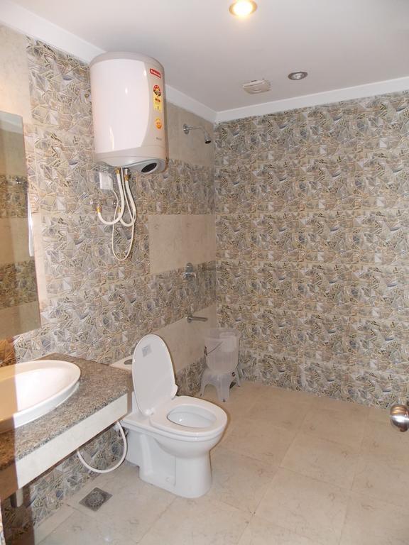 מוסורי Valley View Hotel מראה חיצוני תמונה