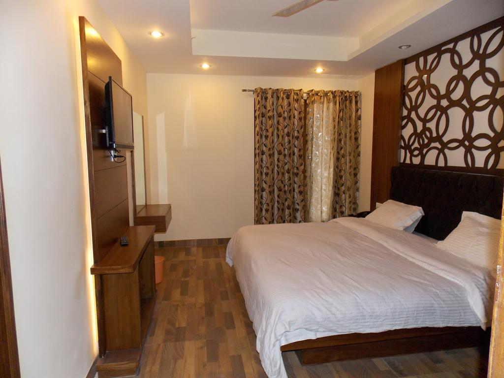 מוסורי Valley View Hotel חדר תמונה